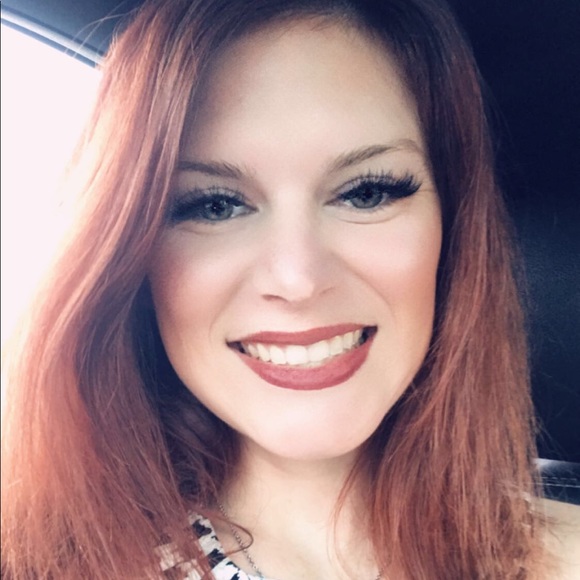 Meet your Posher, Lauren - Picture 1 of 1